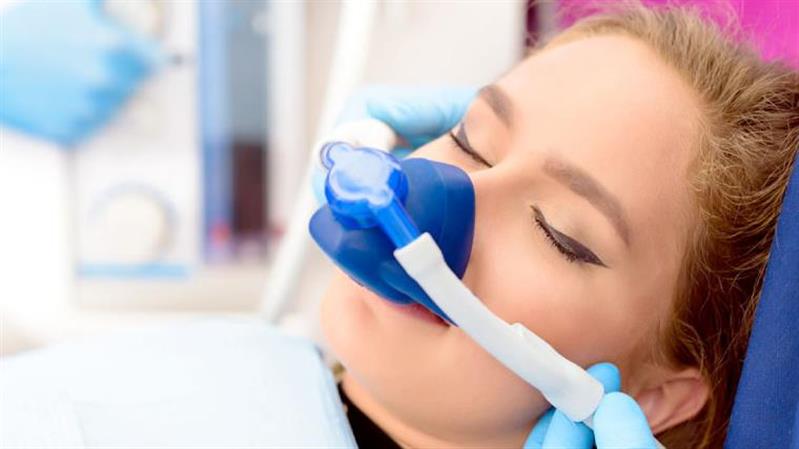 علاج وتجميل الأسنان - جهاز الغاز الضاحك - مركز سكن اند تيث الطبي